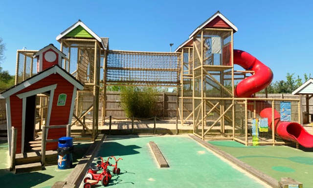 Rushden lakes outdoor area