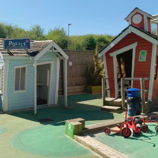 Rushden Lakes outdoor huts